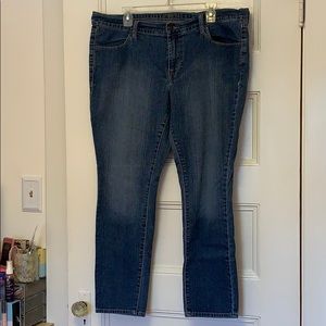 Old Navy size 16 short the flirt skinny jeans